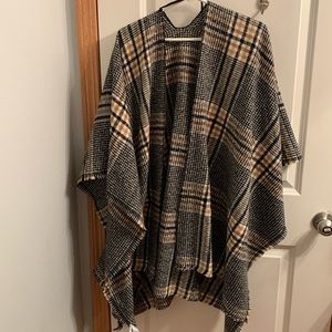 Women’s Old Navy poncho- one size
